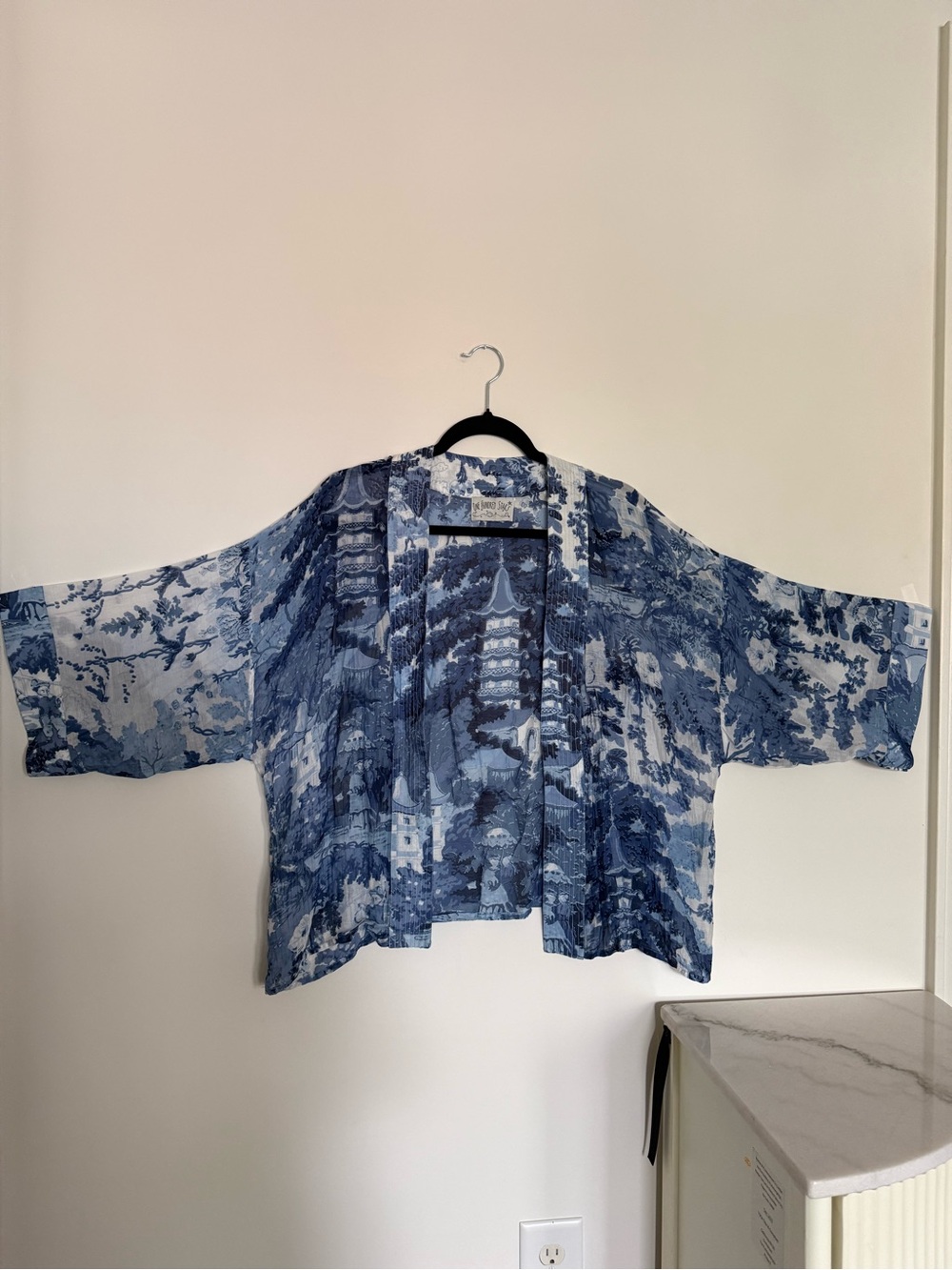 One Hundred Stars Oriental Style Kimono - Picture 2 of 6
